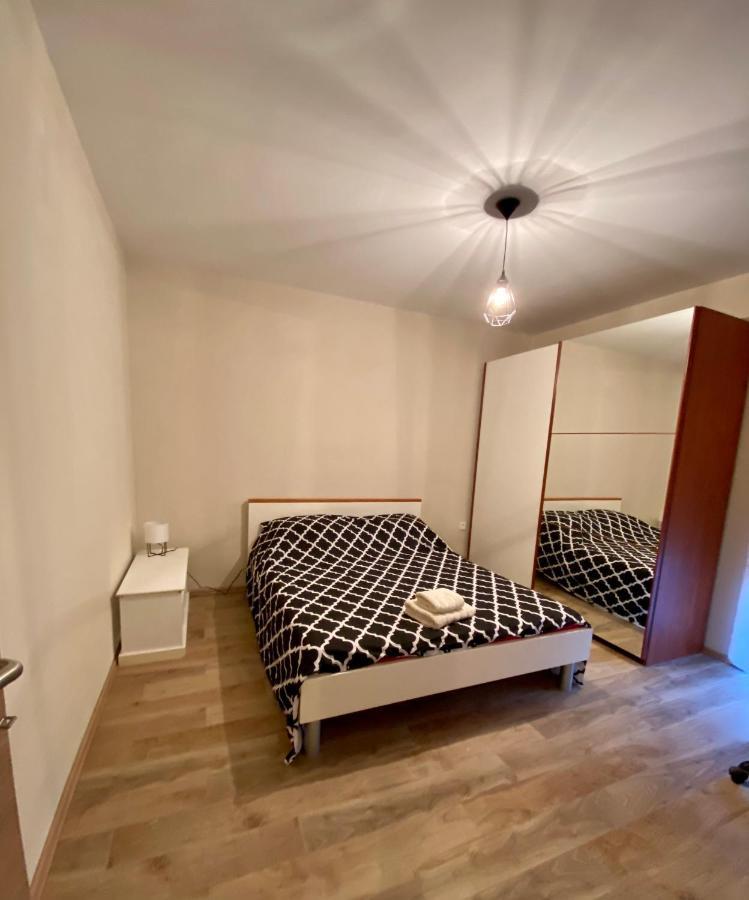 Apartment With Balcony And Free Parking Zadar Exterior foto