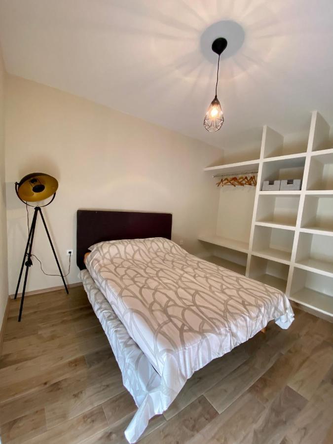 Apartment With Balcony And Free Parking Zadar Exterior foto